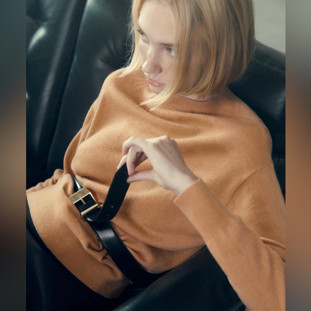 🤍 ZARA Gold Tone Geometric Buckle Belt